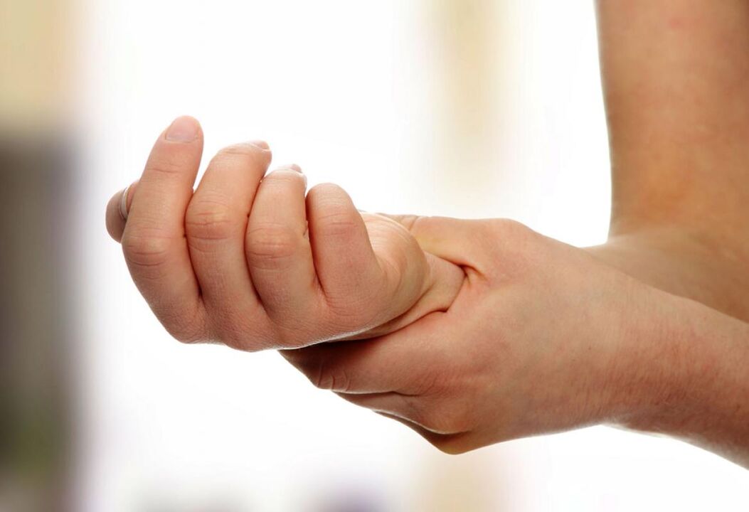 درد در دست و مفاصل انگشتان دست